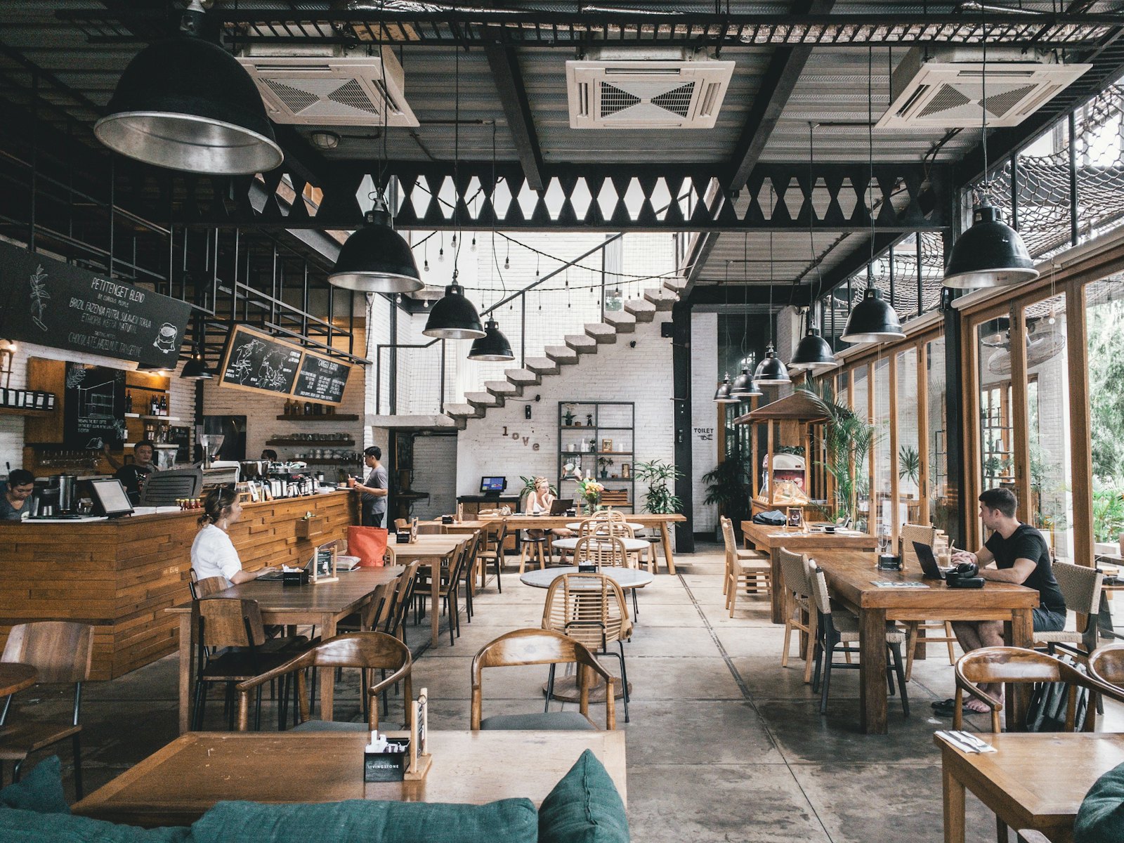 Exemple : ambiance conviviale du bistrot